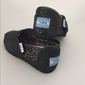 Toms